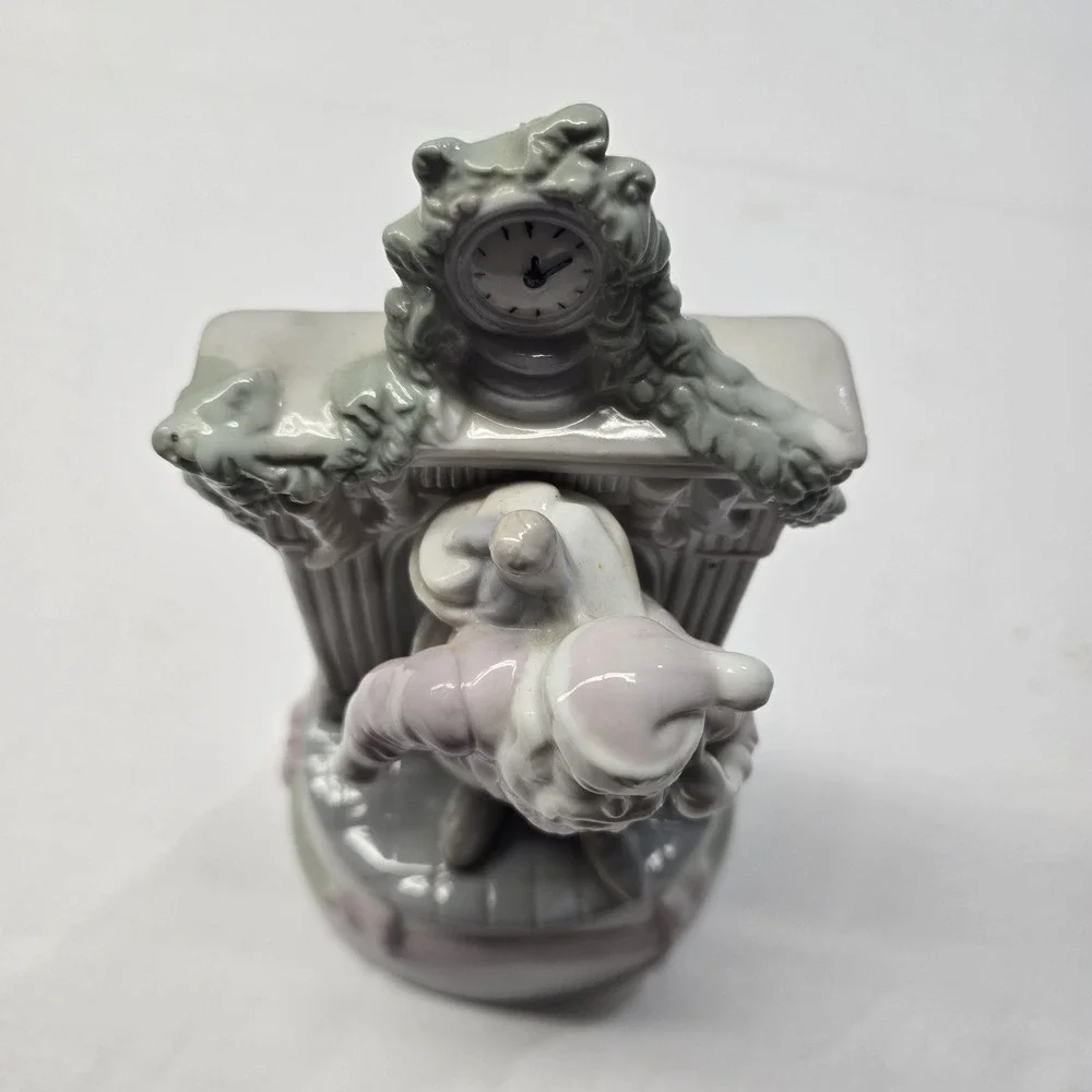 Vintage Pink Santa Porcelain Music Box Figurine Santa Claus Coming To Town *Slow